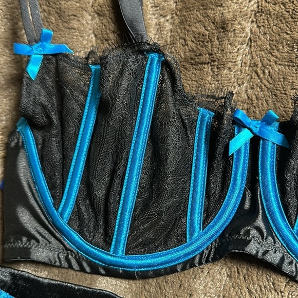 CACIQUE Intimate wear bra and skirt set Black, teal Sz 46DD 14-16 - Picture 3 of 10